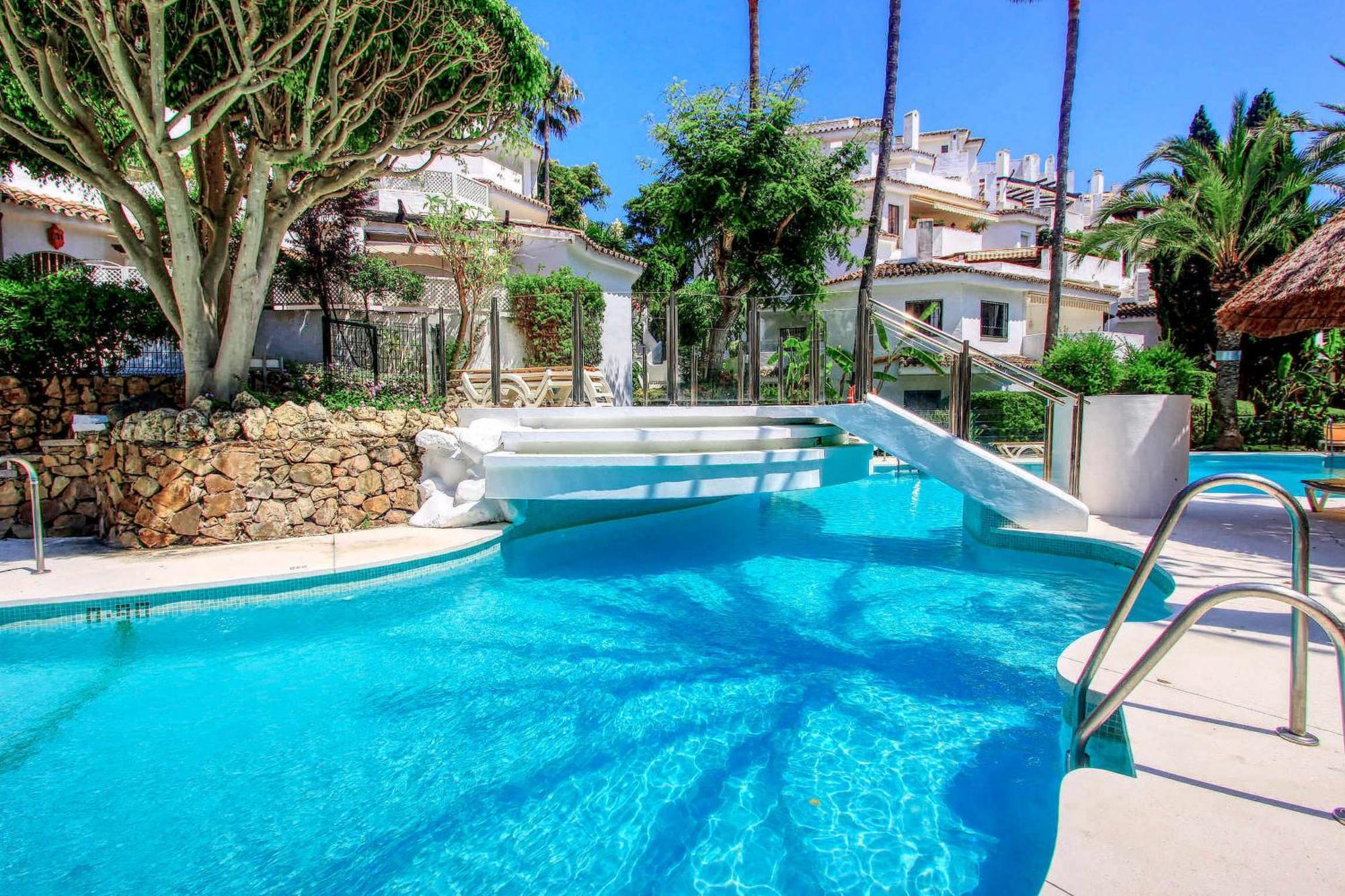 1080 Beachfront Penthouse 3 Floors Jacuzzi 2 Pools Wifi Roof Terrace Marbella Kültér fotó