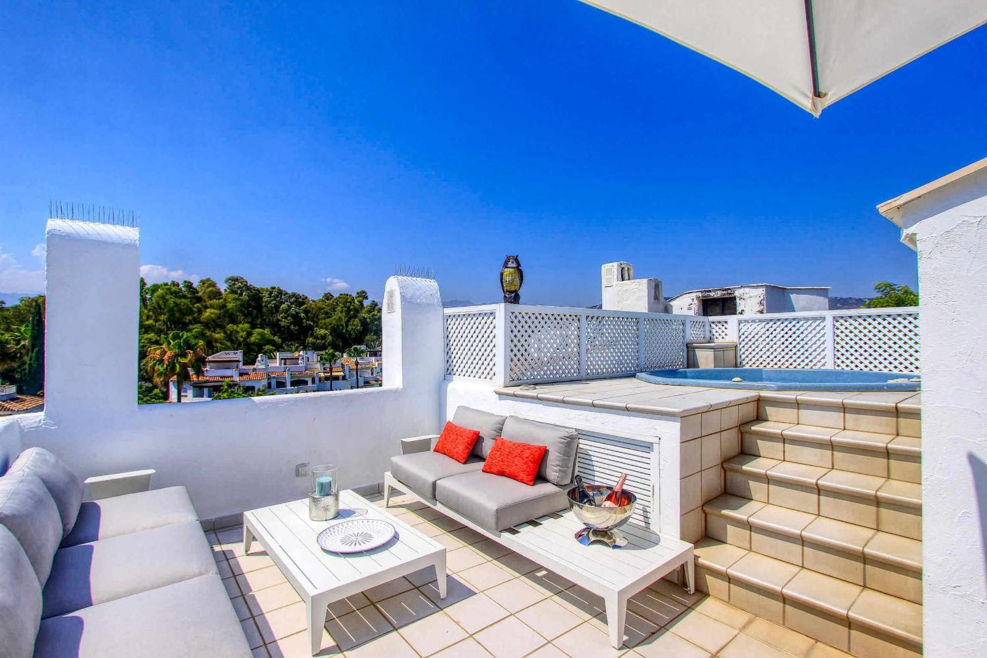 1080 Beachfront Penthouse 3 Floors Jacuzzi 2 Pools Wifi Roof Terrace Marbella Kültér fotó