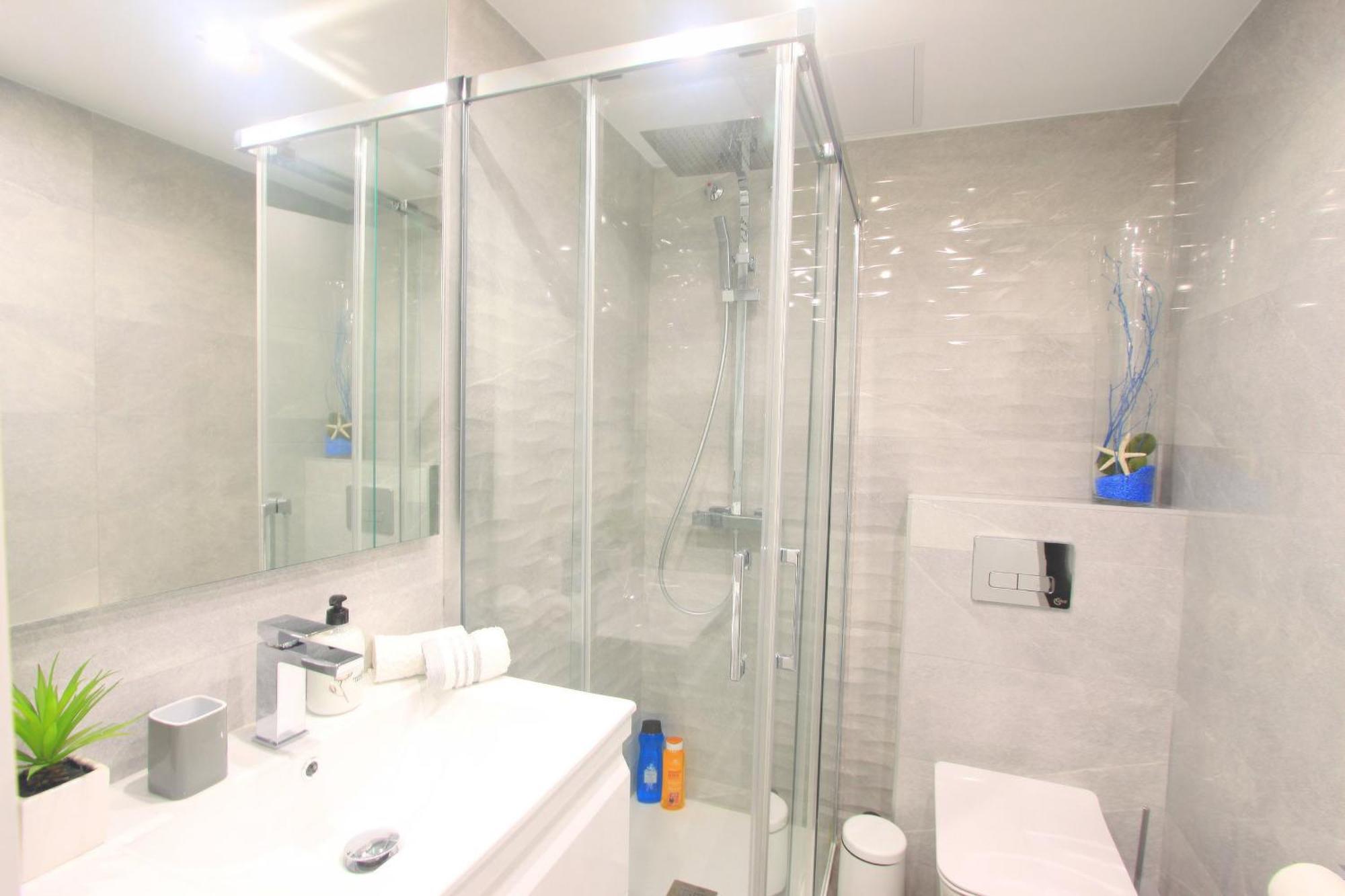1080 Beachfront Penthouse 3 Floors Jacuzzi 2 Pools Wifi Roof Terrace Marbella Kültér fotó