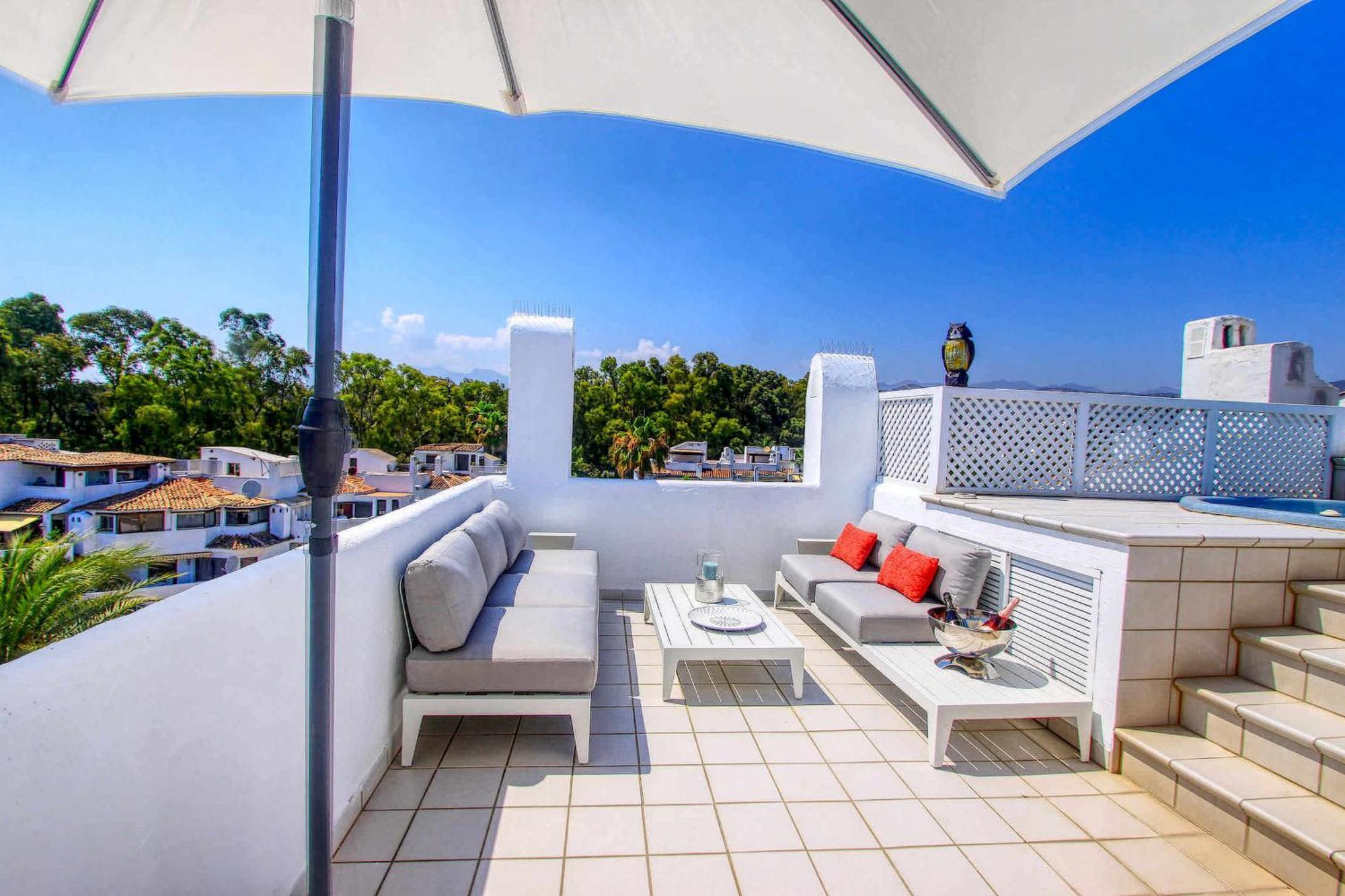 1080 Beachfront Penthouse 3 Floors Jacuzzi 2 Pools Wifi Roof Terrace Marbella Kültér fotó
