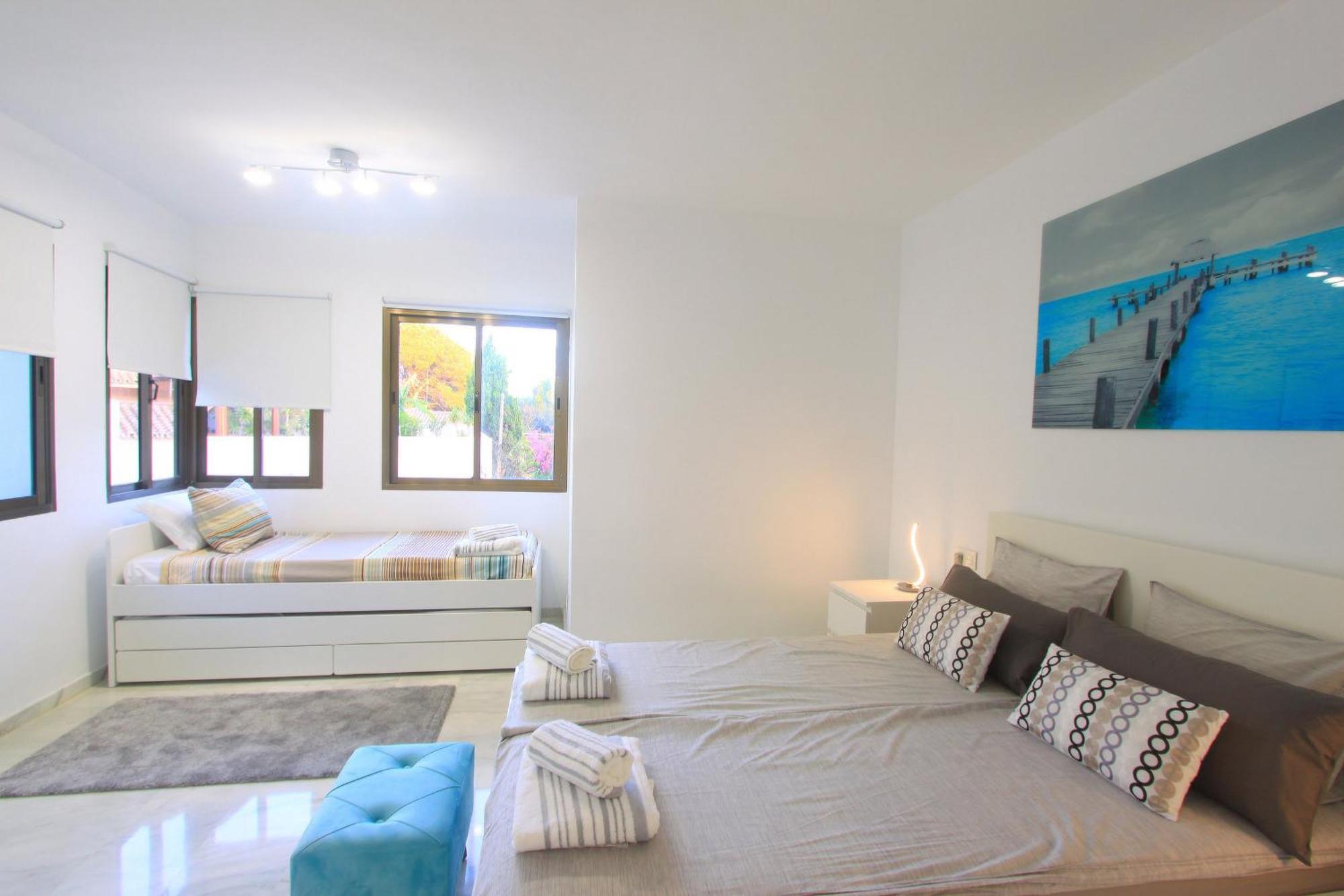 1080 Beachfront Penthouse 3 Floors Jacuzzi 2 Pools Wifi Roof Terrace Marbella Kültér fotó
